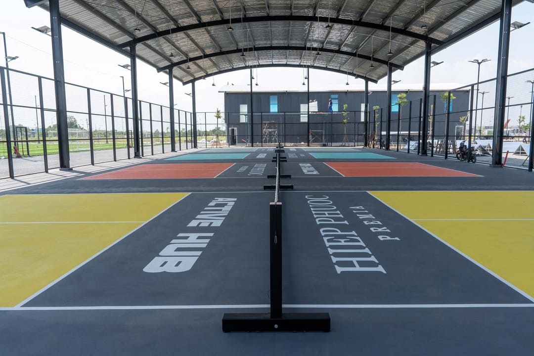 Mặt sân Pickleball chuẩn quốc tế tại Active Hub Hiệp Phước Premia