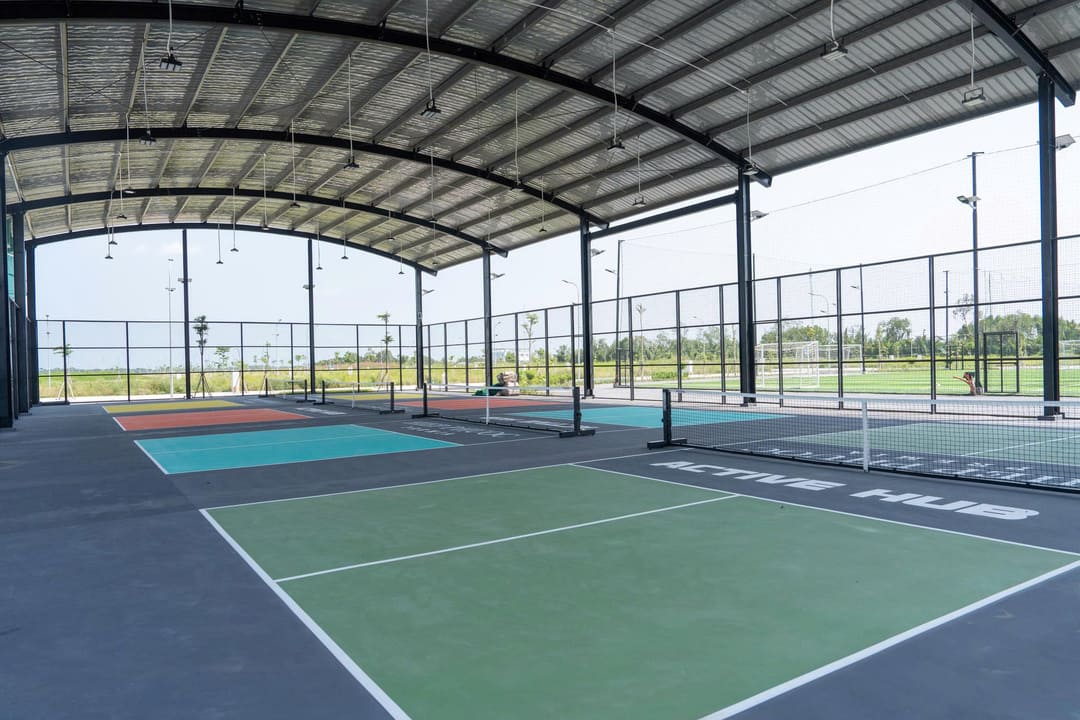 Kết cấu mái che bền vững của sân Pickleball dự án Hiệp Phước Premia