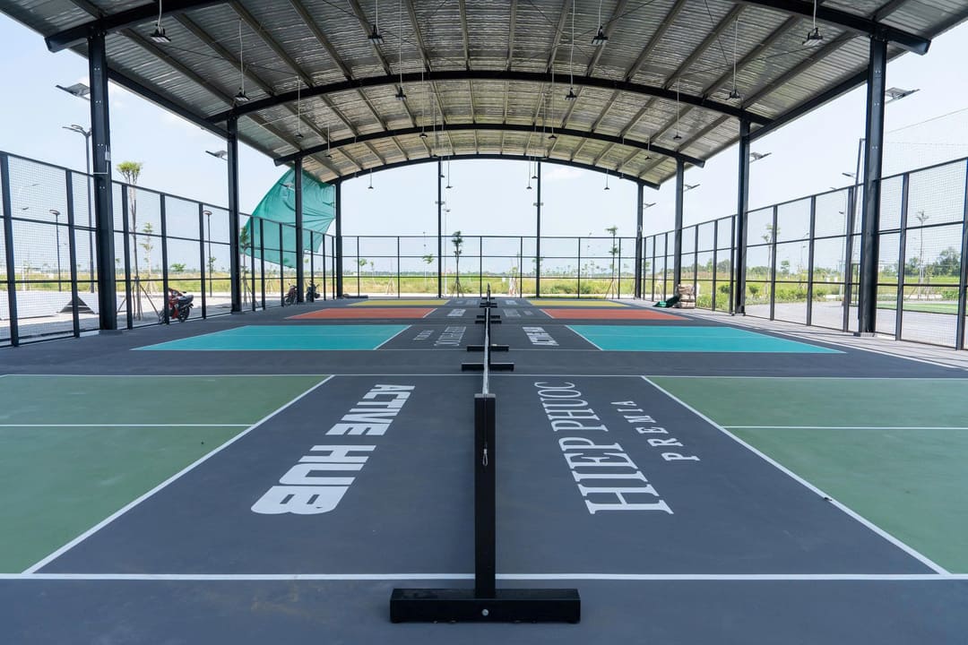 Hệ thống chiếu sáng đêm tại sân Pickleball Hiệp Phước Premia